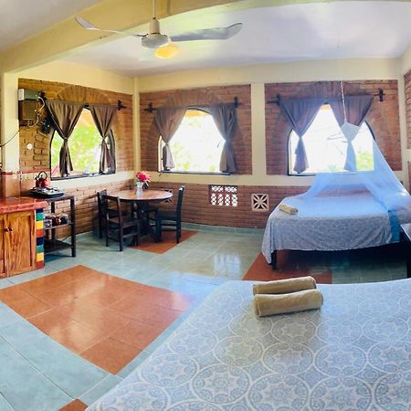 Ananda Guest House Yoga & Meditacion Пуэрто-Эскондидо Экстерьер фото