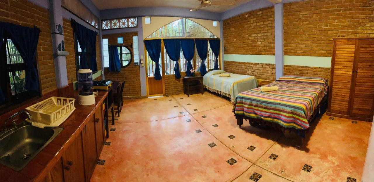 Ananda Guest House Yoga & Meditacion Пуэрто-Эскондидо Экстерьер фото