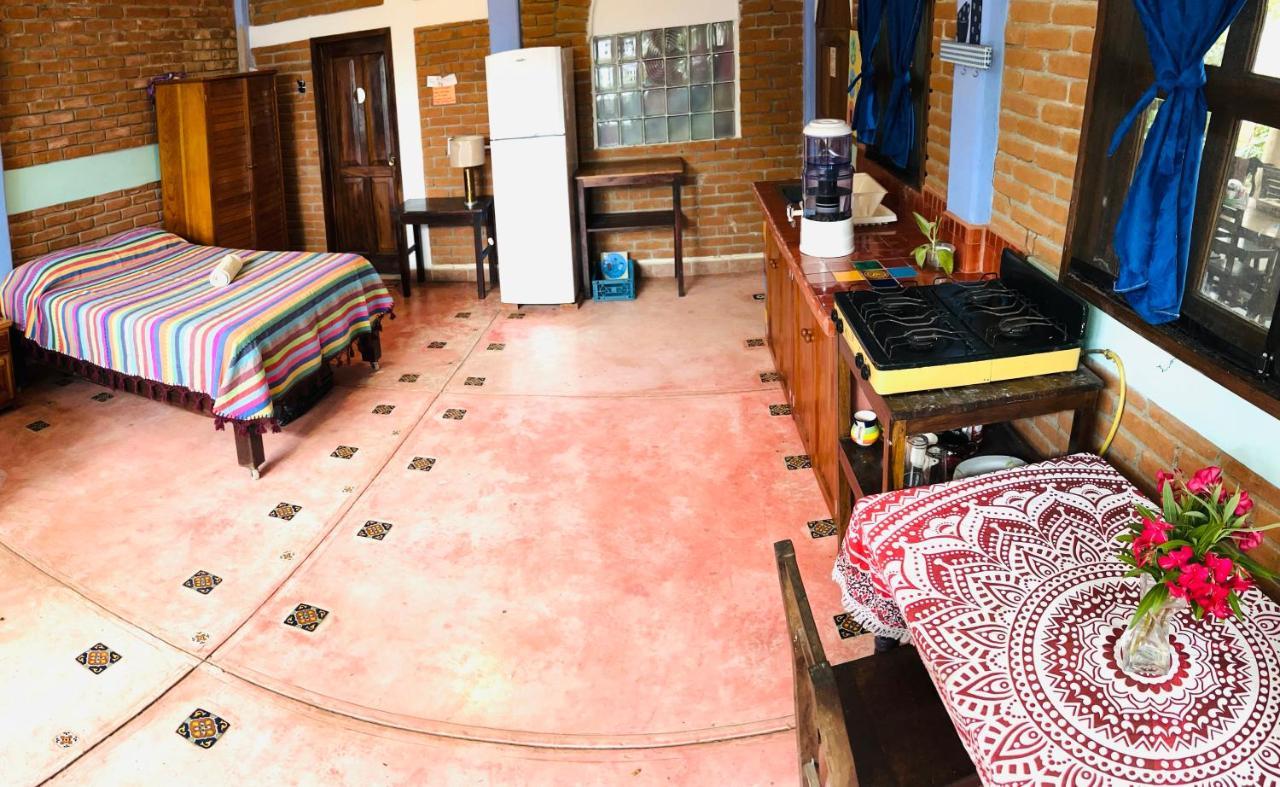 Ananda Guest House Yoga & Meditacion Пуэрто-Эскондидо Экстерьер фото
