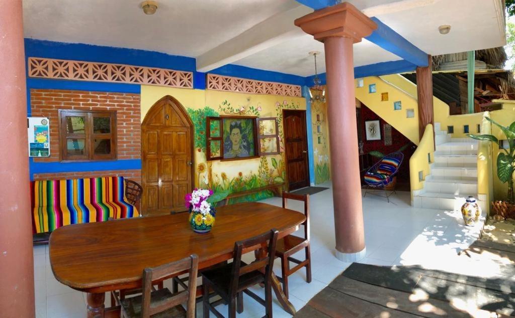 Ananda Guest House Yoga & Meditacion Пуэрто-Эскондидо Экстерьер фото