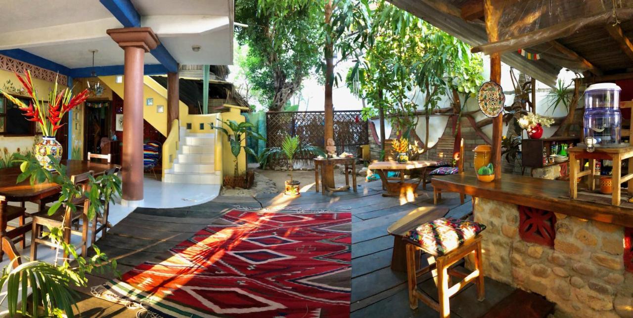 Ananda Guest House Yoga & Meditacion Пуэрто-Эскондидо Экстерьер фото